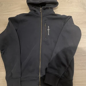 Sail racing zip hoodie - Säljer då jag har växt ur den, ganska bra skick