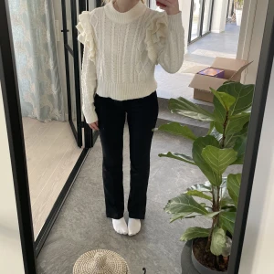 Stickad tröja! - Jättefin vit stickad tröja i storlek M från bikbok!💞 Som i nyskick💞