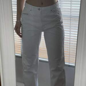Vita jeans från Nakd i str 36. Säljs pga använder inte❤️