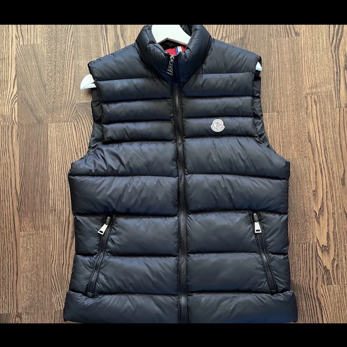 Äkta Moncler väst