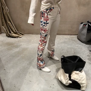 Festbyxa titta på mig! - Pressväck och tight lätt utställda. Man har riktigt kul i dessa.