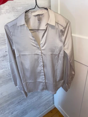 Skjorta  - Aldrig använd