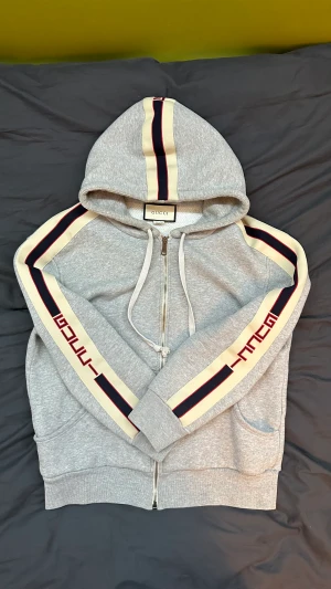 Gucci Technical Hoodie - Gucci hoodie. Cond: 9/10 inga flaws. Size: S men passar också mig som är M. 