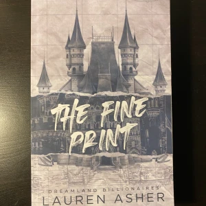 The fine print - Bok från Lauren Asher i fint skick. 105kr inklusive frakt eller möts upp i Västerås💕
