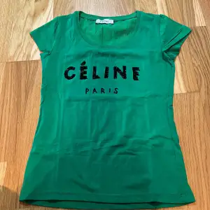 Celine är trenden just nu, jätte fin t-shirt fått i present, men jag har inte använt den pga färg. 