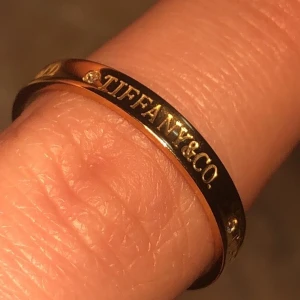 Tiffany ring - Tiffany liknade ring sjukt fin och detaljrik! 😍😍😍 den är handskar stor i storlek så funkar får både killar och tjejer🤩