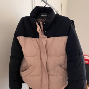 Vinterjacka  - Material är fortfarande bra som en ny jacka