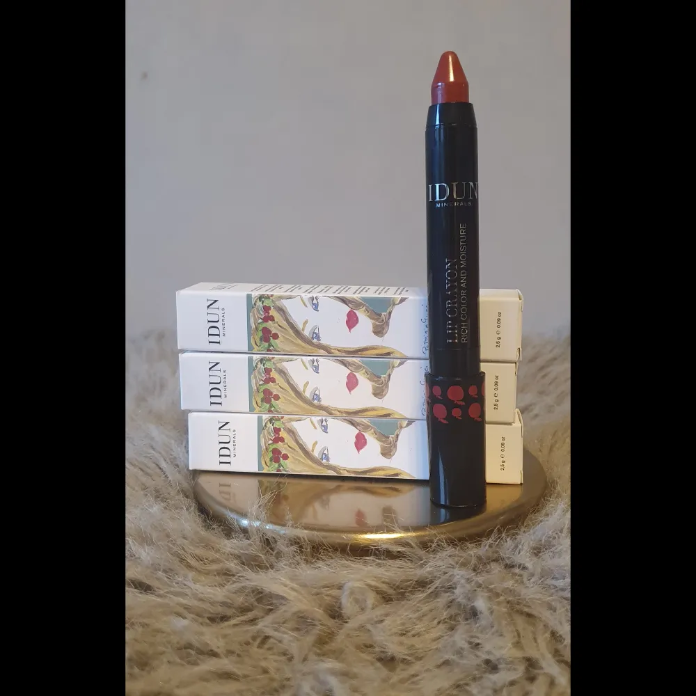 IDUN Minerals. Lip Crayon. Oparfymerad. Helt ny och oöppnad  1 st 30 kr 2st 50kr Nr 404. Övrigt.