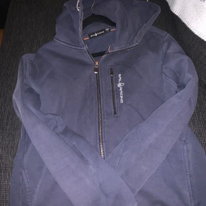 Sail racing Hoodie - Mörk blå i storlek M
