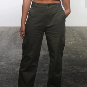 Cargobyxor - A-Design - Cargobyxor från A-Design. I mycket bra skick, endast använda ett fåtal gånger. Priset är inkl frakt!