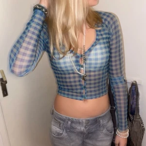 Rutig topp - Jättesnygg rutig fest topp i blå/gröna nyanser❤️ knappt använd och är i fint skick!