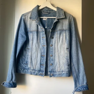 Jeans jacka saint tropez - Helt ny jeans jacka från saint tropez