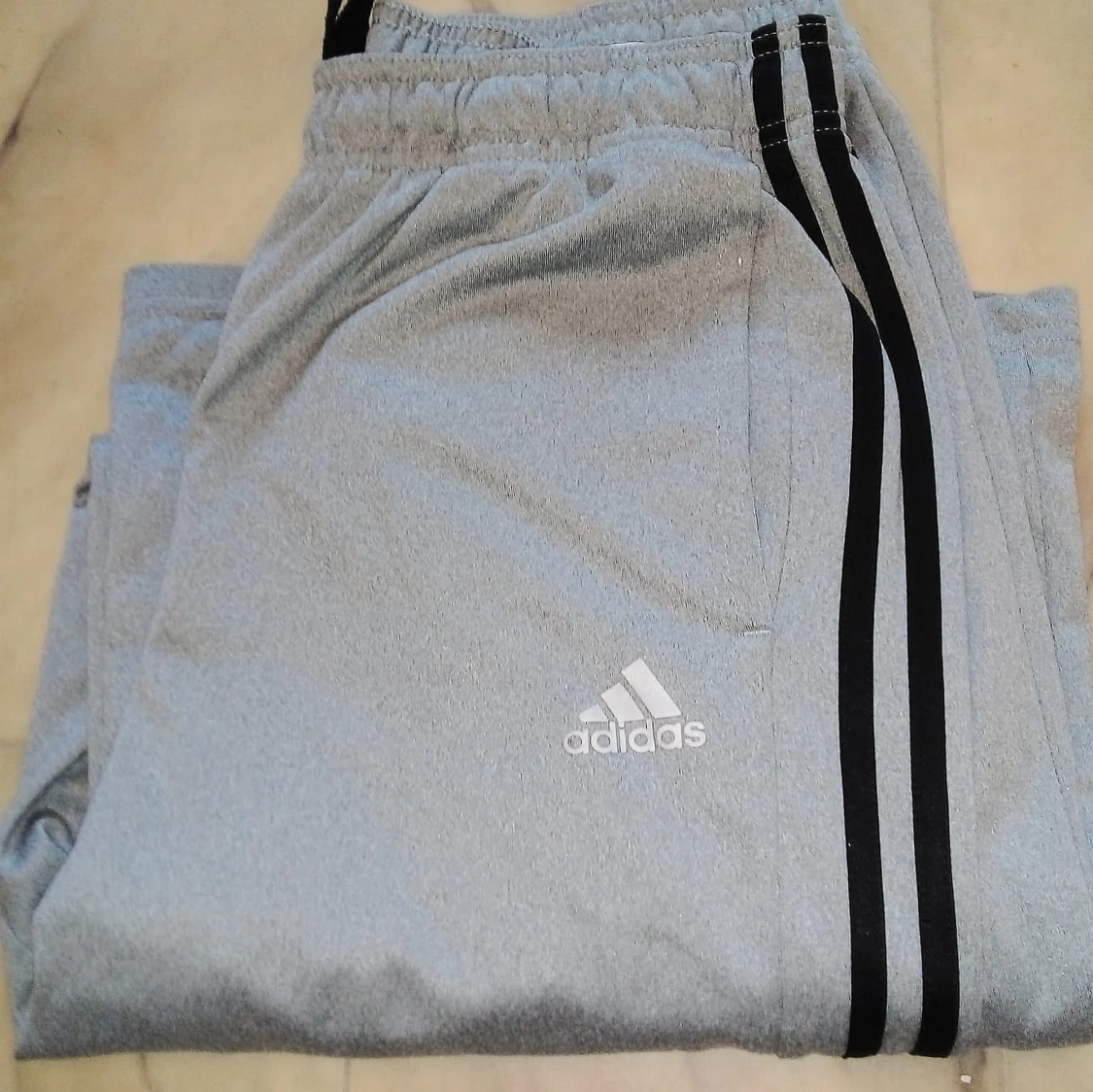Adidas mjukisbyxor 