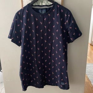 Bondelid tshirt oanvänd - Bondelid tshirt passar en Small eller Medium Aldrig använd