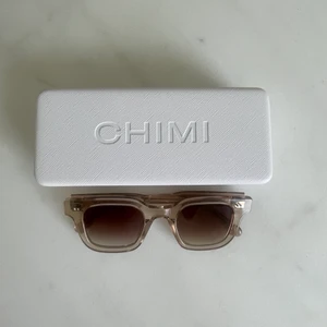 chimi 04 - intressekoll på mina solglasögon från chimi i modellen 04!! köpta för 1200 för nån månad sen, så inte hunnit använda dem än 🫶🏽 