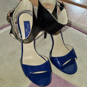 JIMMY CHOO for H&M 40 - Super sexiga klackar från Jimmy Choo for h&m stl 40 perfekt för sommar festerna 