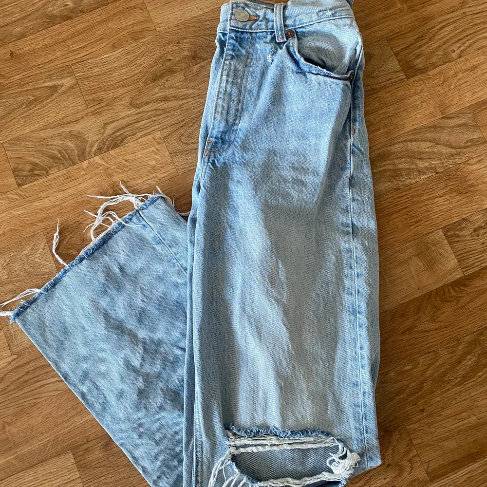 Jätte snygga jeans från zara som jag tyvärr växt ur. Jeans & Byxor.