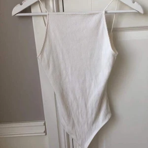 Body oanvänd  - Body oanvänd i storlek S, 60 kr + frakt 