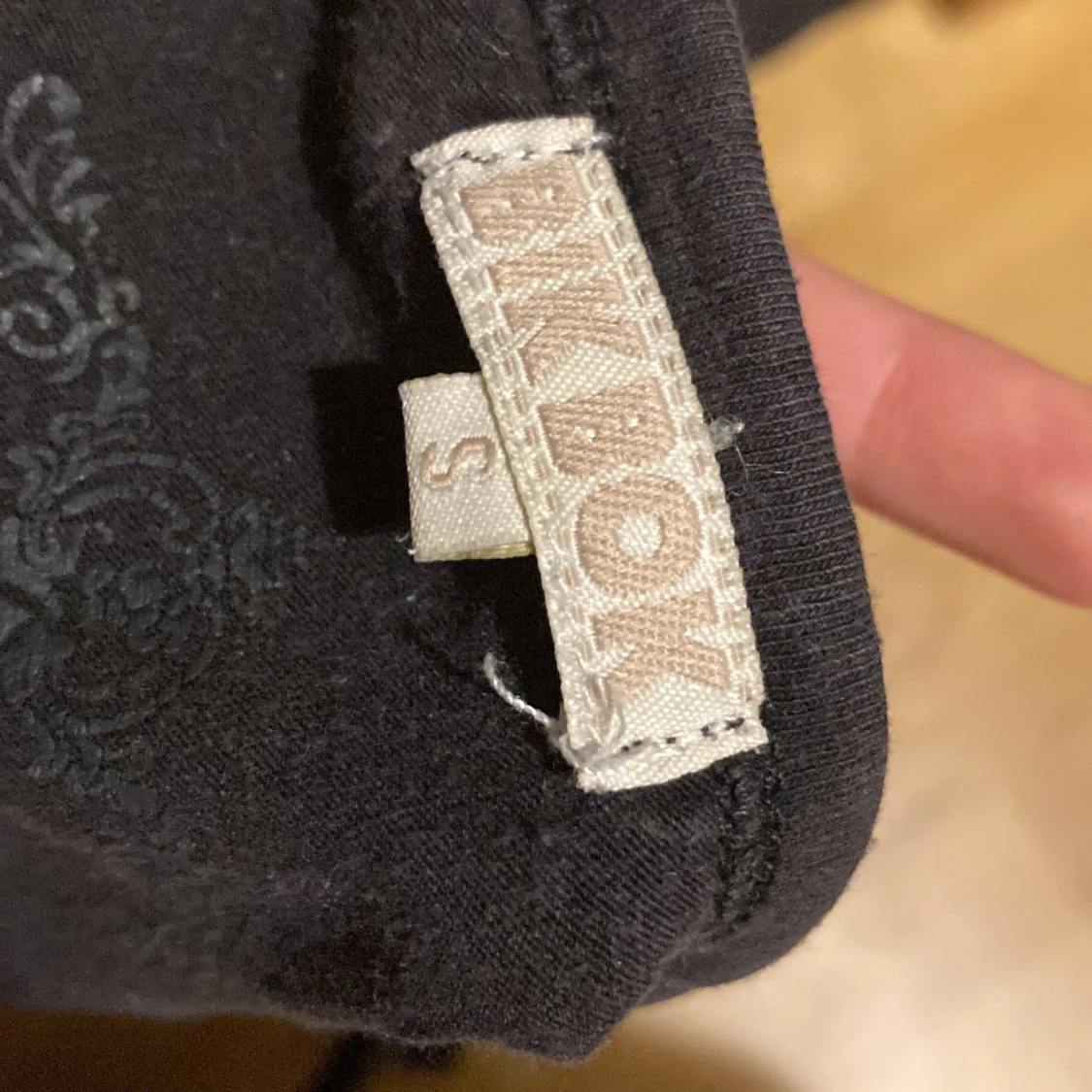 Svart v-ringat linne - 91