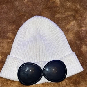 C.P company - Vit c.p company använd några gånger har inte kvitto men den är äkta