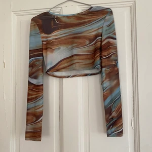 SHEIN topp - Söt SHEIN topp, knappt använd och tunnare material. 🐸