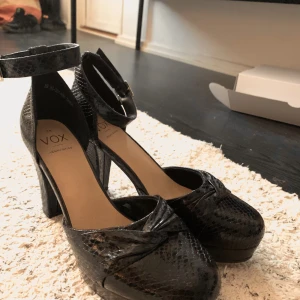 Klackskor - Perfekta klackskorna att använda på fest🌟 Strl 39 Pris 150 kr