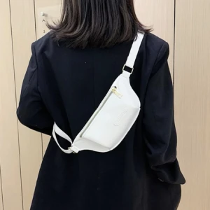 Bag - Köpte den för 1 år sen den är använd men är fortfarande fin och i gott skick