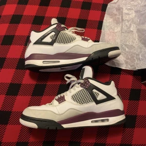 Paris Saint-Germain x Air Jordan 4 Retro Bordeaux - Jordan 4 psg  använda box finns Storlek 46 skriv för fler bilder