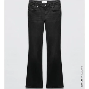 Lågmidjade  - Jättesnygga från zara! Använda typ 3 gånger bara, helt slutsålda