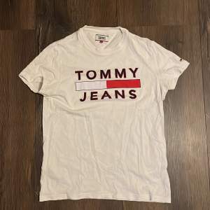 Tommy hilfiger tshirt, stor i stl  Passar s/m Bra skick 8/10