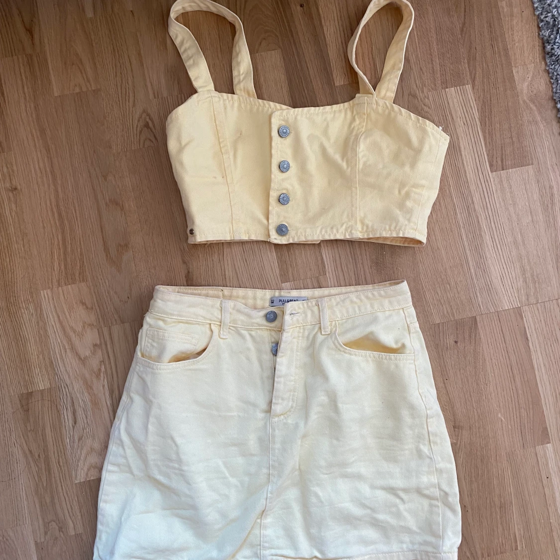 Gult set i jeans