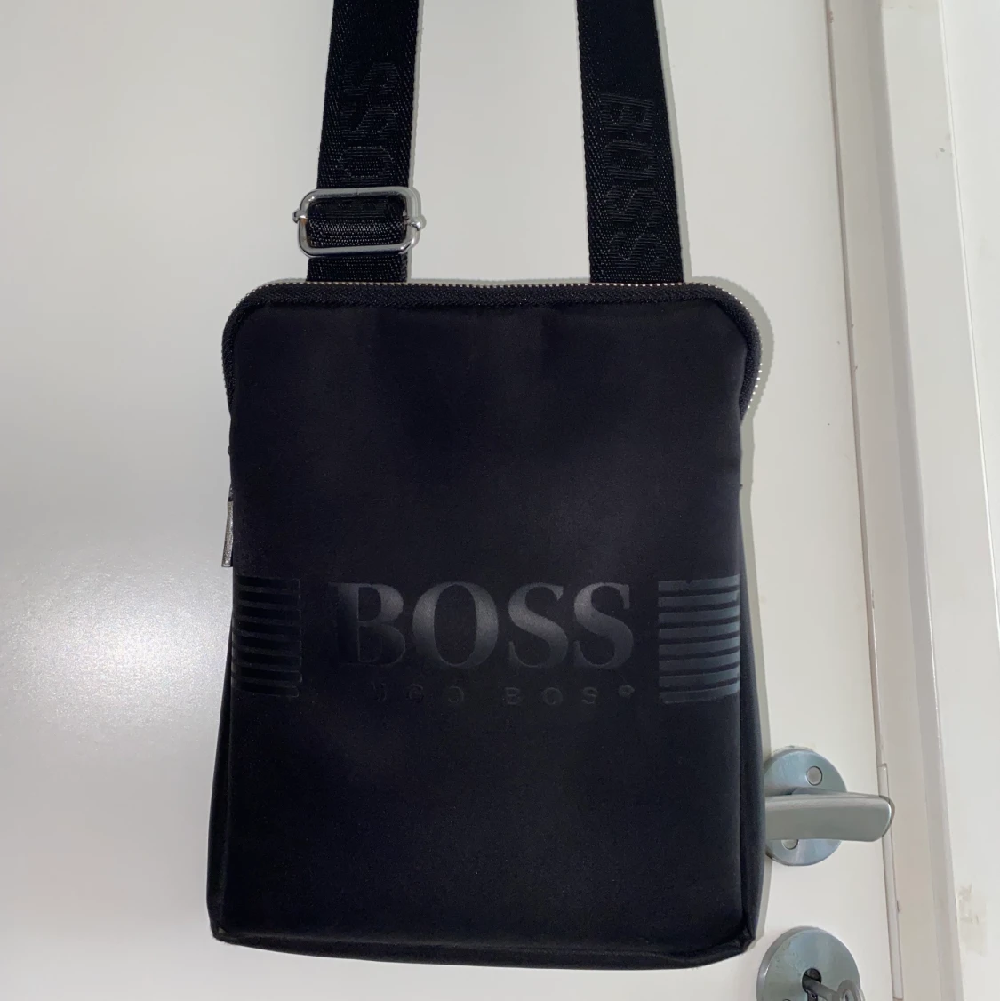 Hugo Boss axelväska