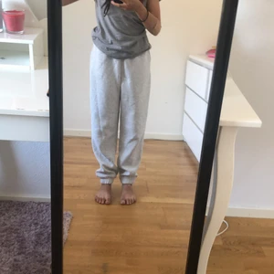 Mjukisbyxor - Också oanvänd och jättestora 