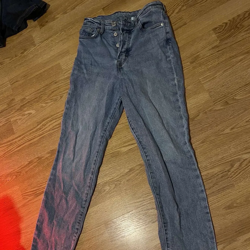 Mom jeans från H&M, bra skick . Jeans & Byxor.