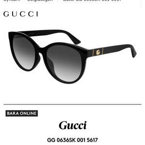 Glasögon från Gucci köpta på synsam. Hårt fodral och puts duk ingår. Egna bilder fås absolut vid intresse. 