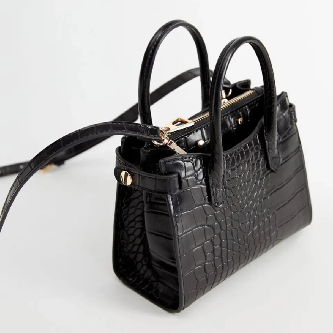 Croc väska från Mango