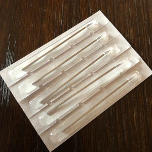 Piercingnålar - ❗️Tre st kvar!❗️ Säljer nu några av mina nålar som blivit över, 30 kr st eller 50 för två☺️ (köpare står för frakt)