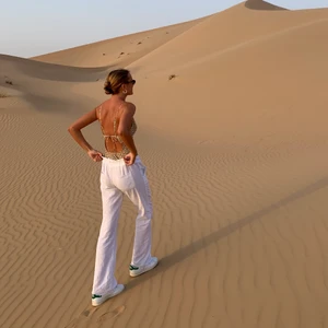 Lågmidjade linne byxor - Linne byxor i storlek S från Roxy. Jag är 172, och dom sitter bra. (Egna bilder)