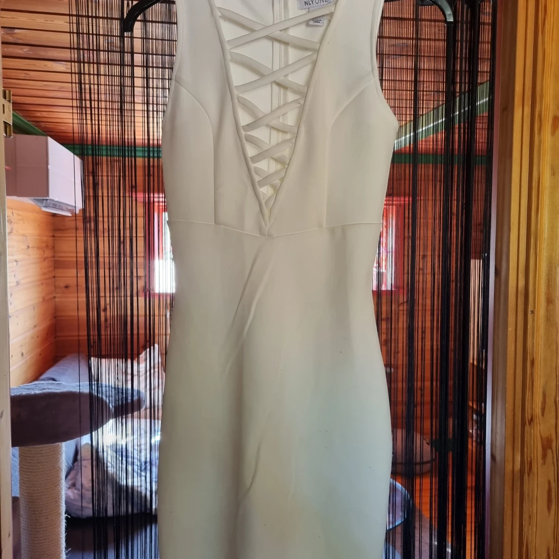 Vit klänning med snörning