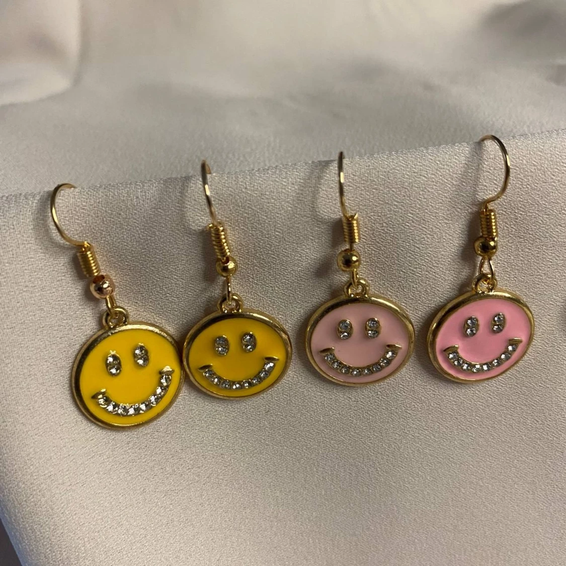 Smiley örhängen 🤩