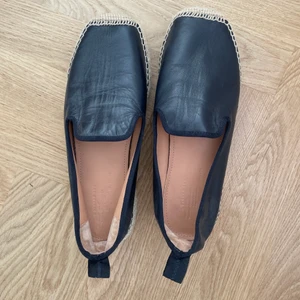 Svarta espradillos - Använda fåtal gånger så mycket bra skick!