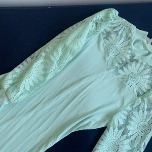 Fin klänning storlek 36 aldrig använt  -  Ny klänning passar storlek xs också , mynt green