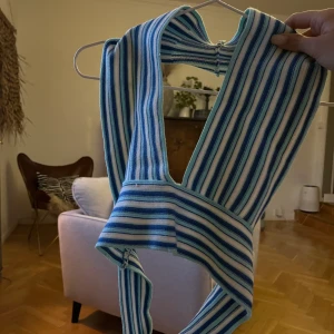 Randig v topp - Knappt använd så bra skick. Står ej storlek men troligtvis S 