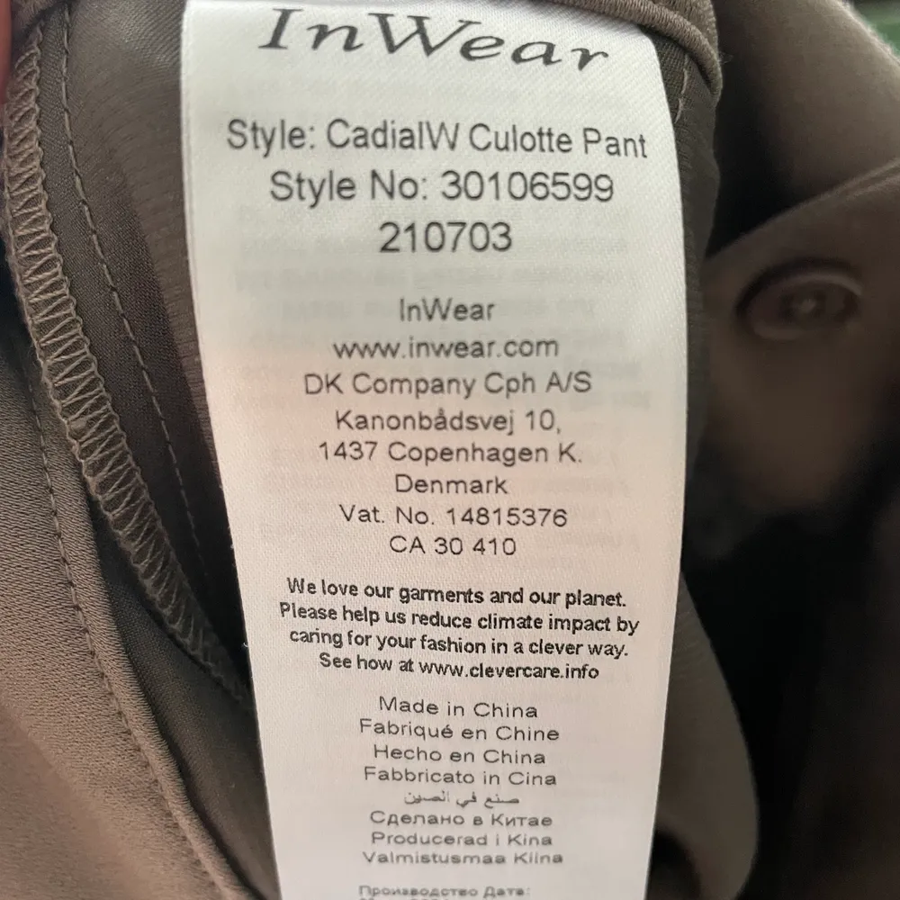 Jättefina vida byxor från Inwear, använd ett fåtal gånger, i nyskick. Nypris 1100kr, säljes för 500kr. Kan hämtas upp i göteborg. . Jeans & Byxor.
