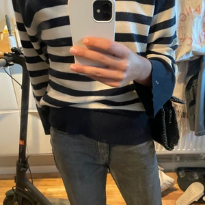 Stickad tröja - Jättefin randig tröja, som ny💕