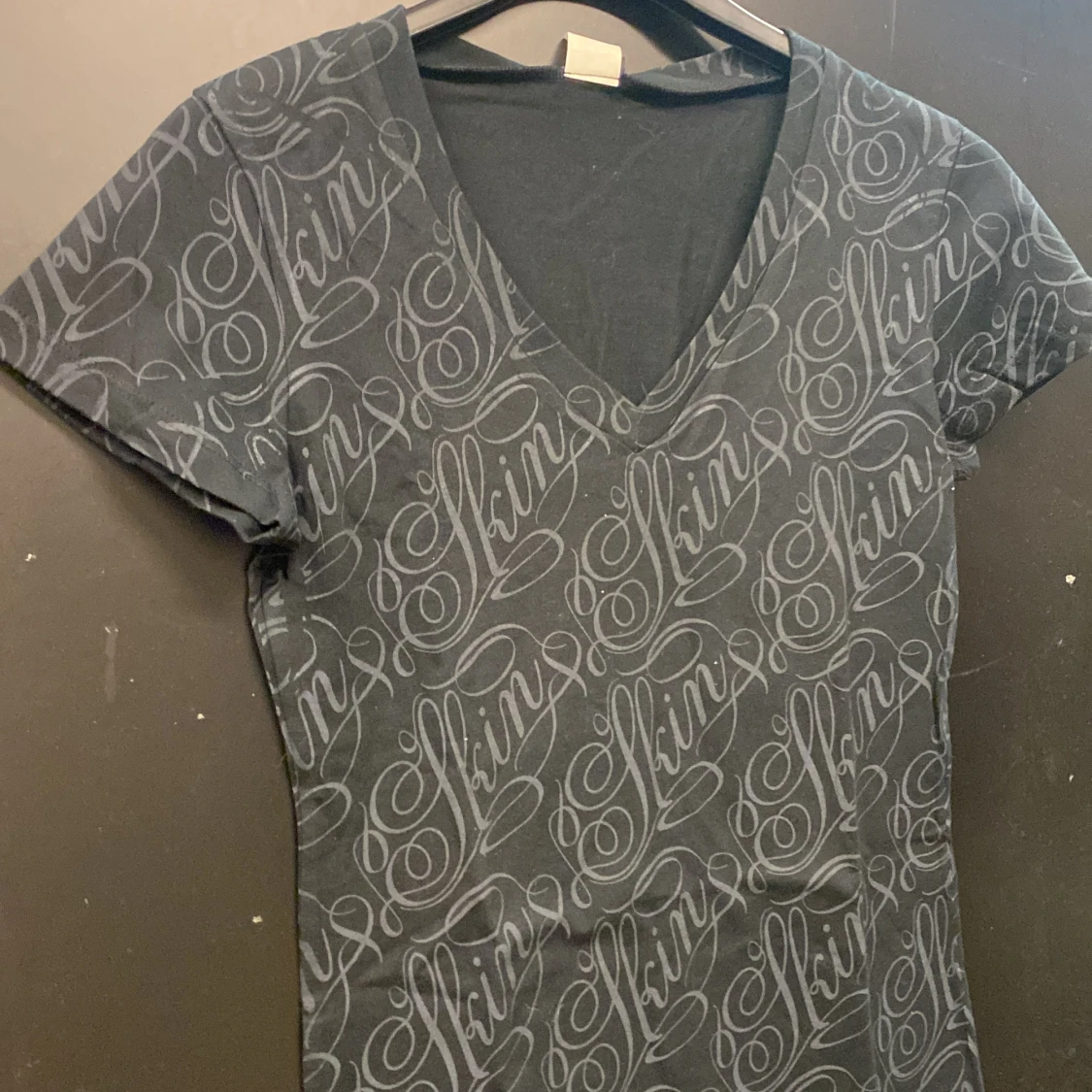 T-shirt skin svart med tryck🖤 - 90