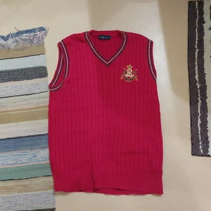 Ralph Lauren vest - Nice Ralph Lauren väst i röd färg och i storleken m