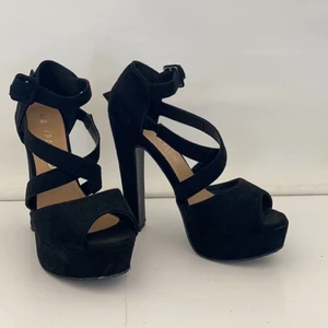 Klackskor  - Fint skick, använda en gång 