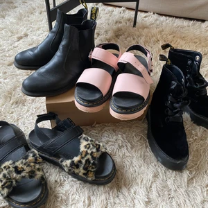 Dr Martens! - Säljer två par Dr Martens, sparsamt använda och i bra skick! Se även separata annonser. 