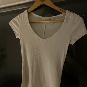 Tshirt - Sitter supersnyggt, perfekt till lågmidjat! 💗🫶 